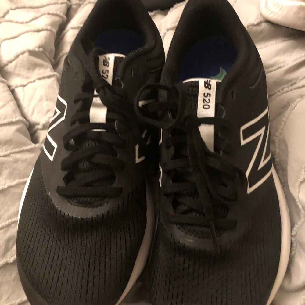 New Balance 520 Black and White Mesh Running Sneakers Size 9 Women’s